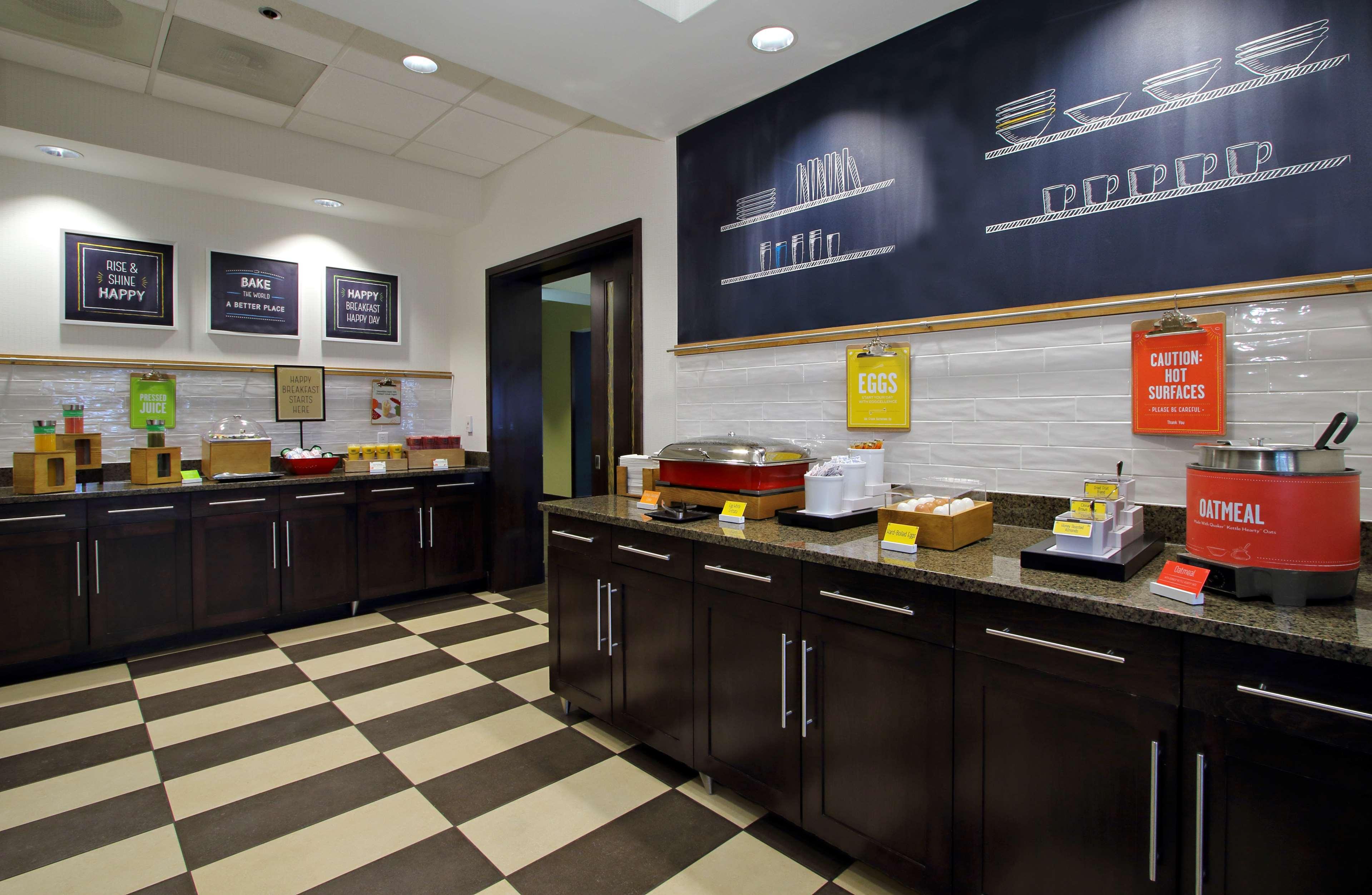 Hampton Inn Хагерстаун Экстерьер фото