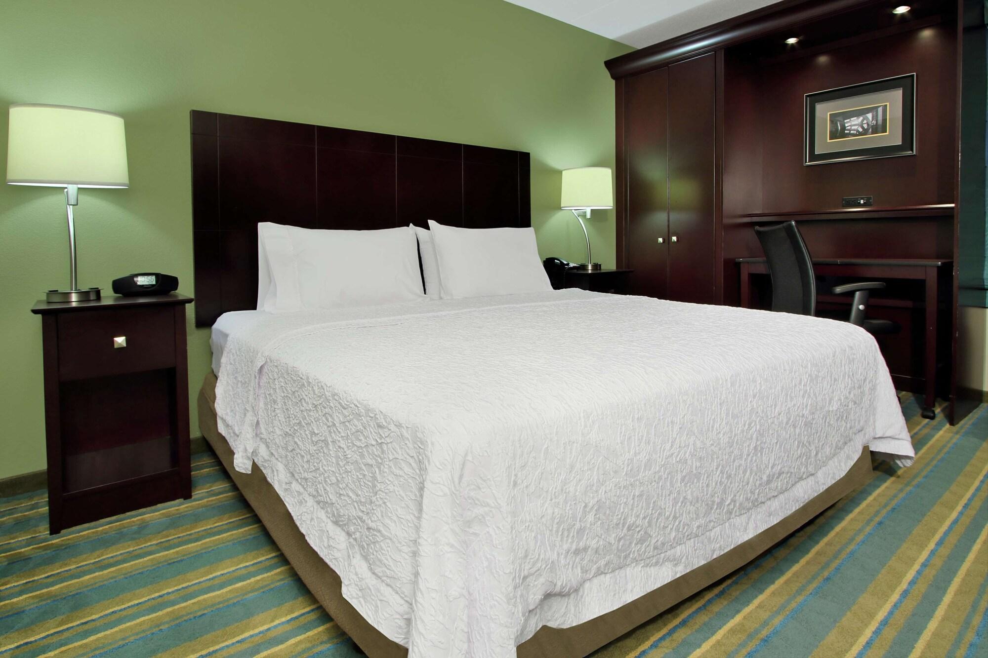 Hampton Inn Хагерстаун Экстерьер фото
