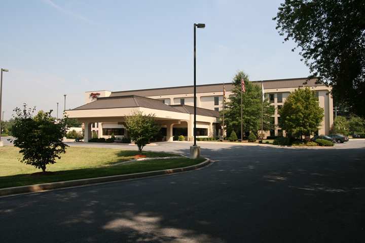 Hampton Inn Хагерстаун Экстерьер фото